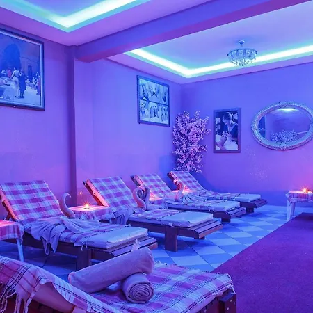 Hotel Senza Garden Club Konaklı