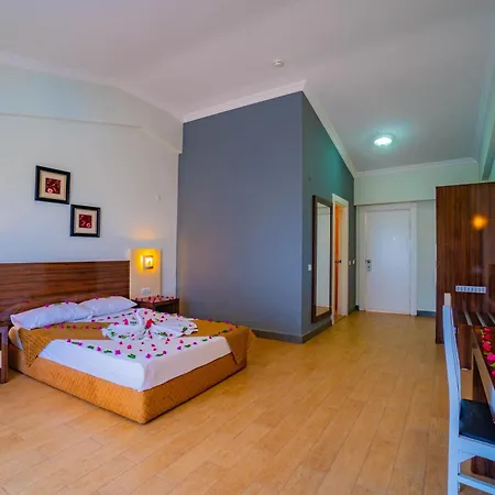 Senza Garden Club Hotel