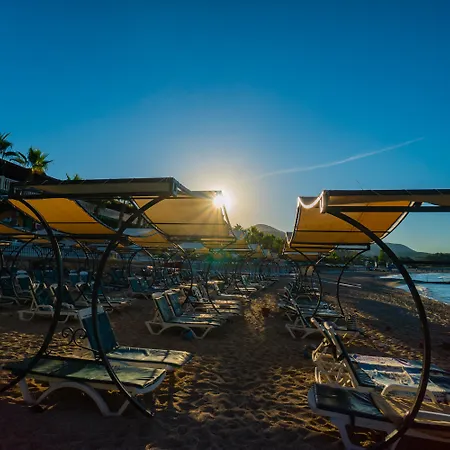 Hotel Senza Garden Club Konaklı