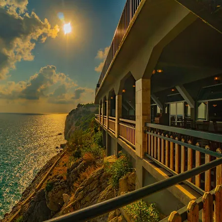 Hotel Senza Garden Club