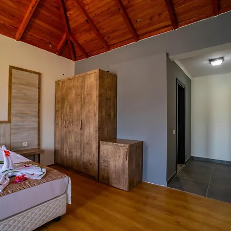 Senza Garden Club Hotel 5*