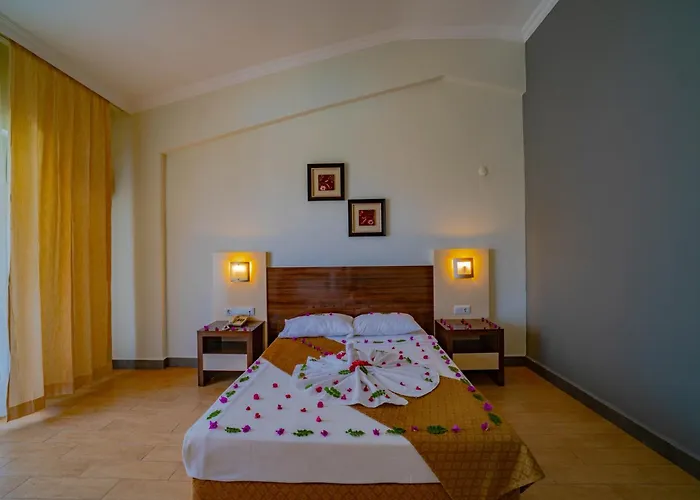 Hotel Senza Garden Club