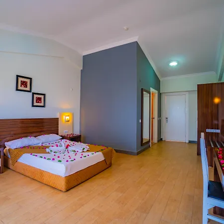 Senza Garden Club Hotel