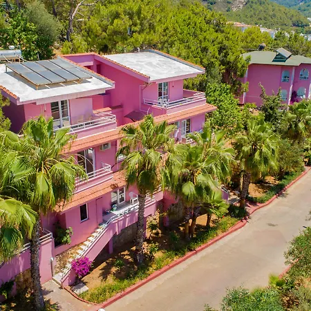 Hotel Senza Garden Club