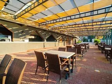 Hotel Senza Garden Club 5*